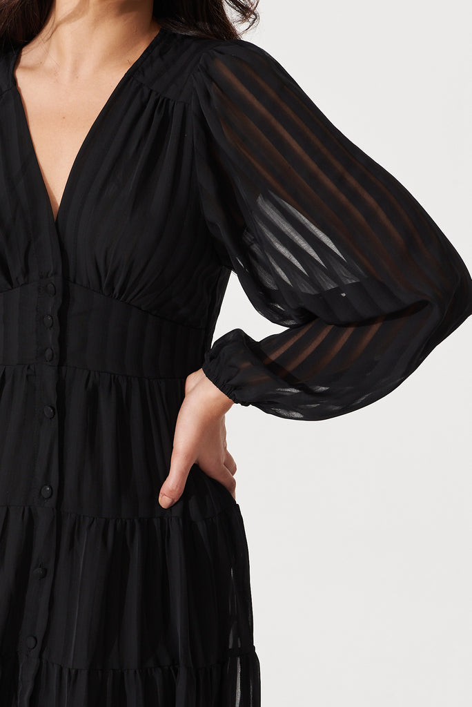 Modical Midi Dress In Black Chiffon - detail