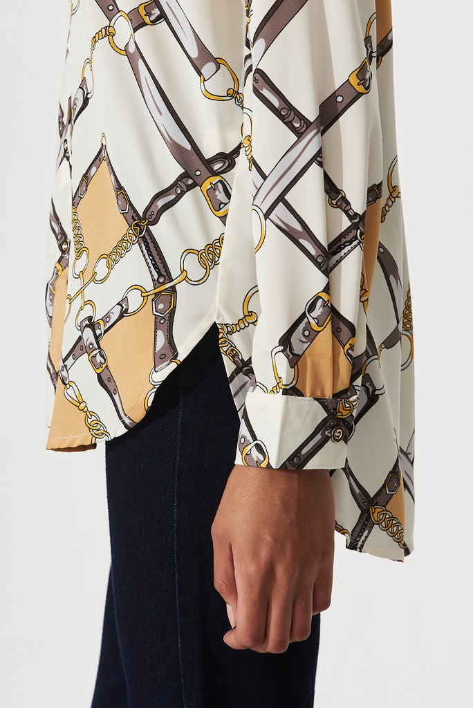 Elinora Shirt In Ivory With Brown Chain Print - detail