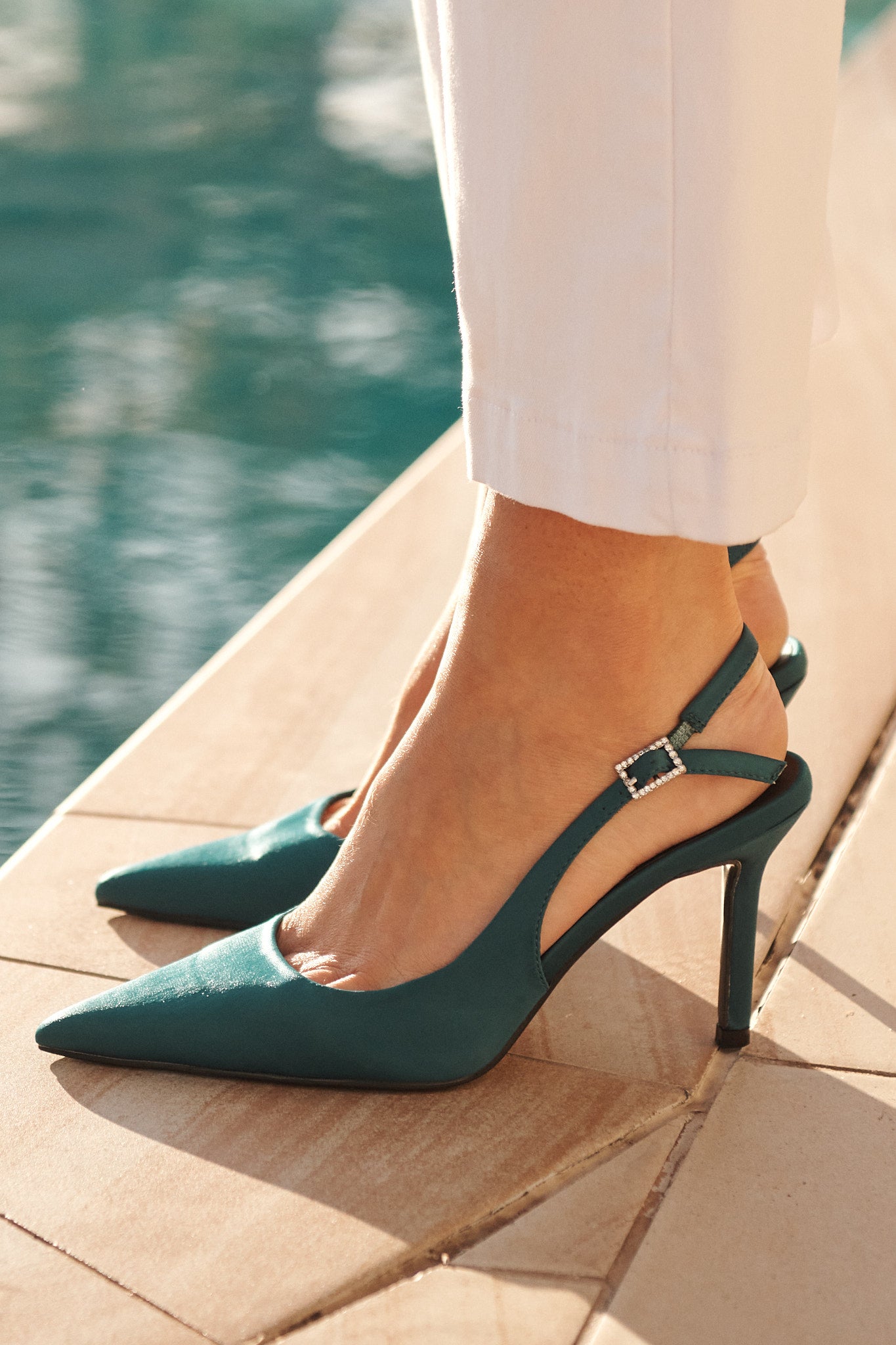 Free Vectors | Glossy blue high heels