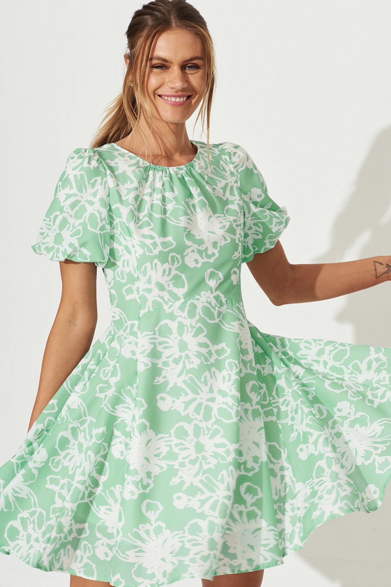Kinsley Dress In Green With White Floral Print Cotton Blend - front