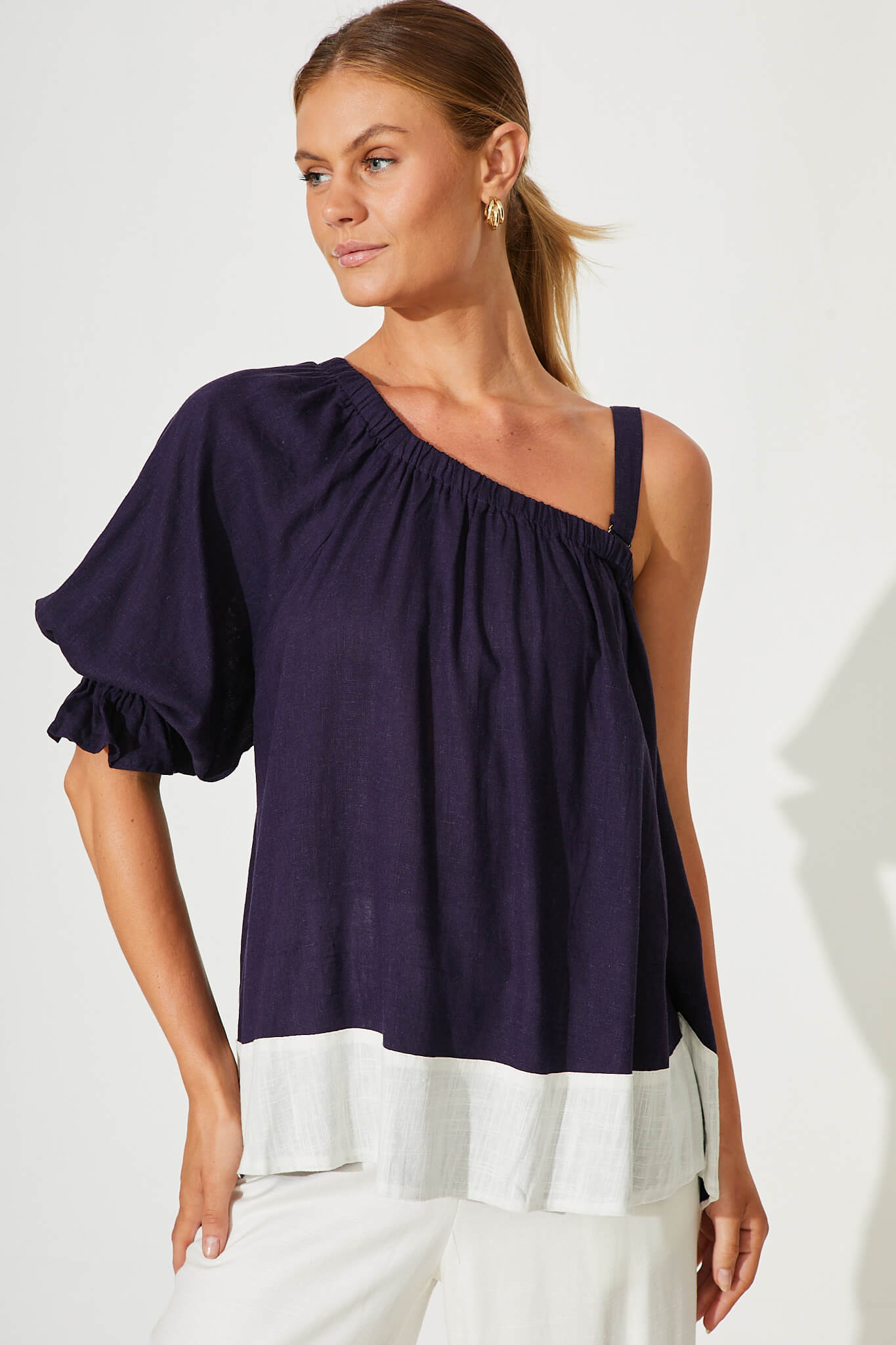 Fiery Top In Navy Linen Blend - front