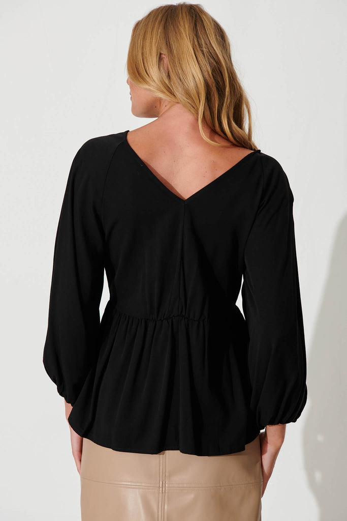 Harissa Top In Black - back