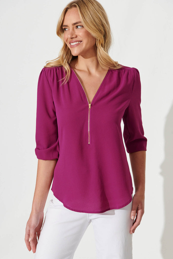 Viviani Zip Top In Magenta - front