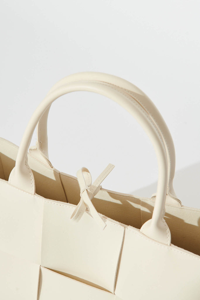 Thea Bag In Cream - detail