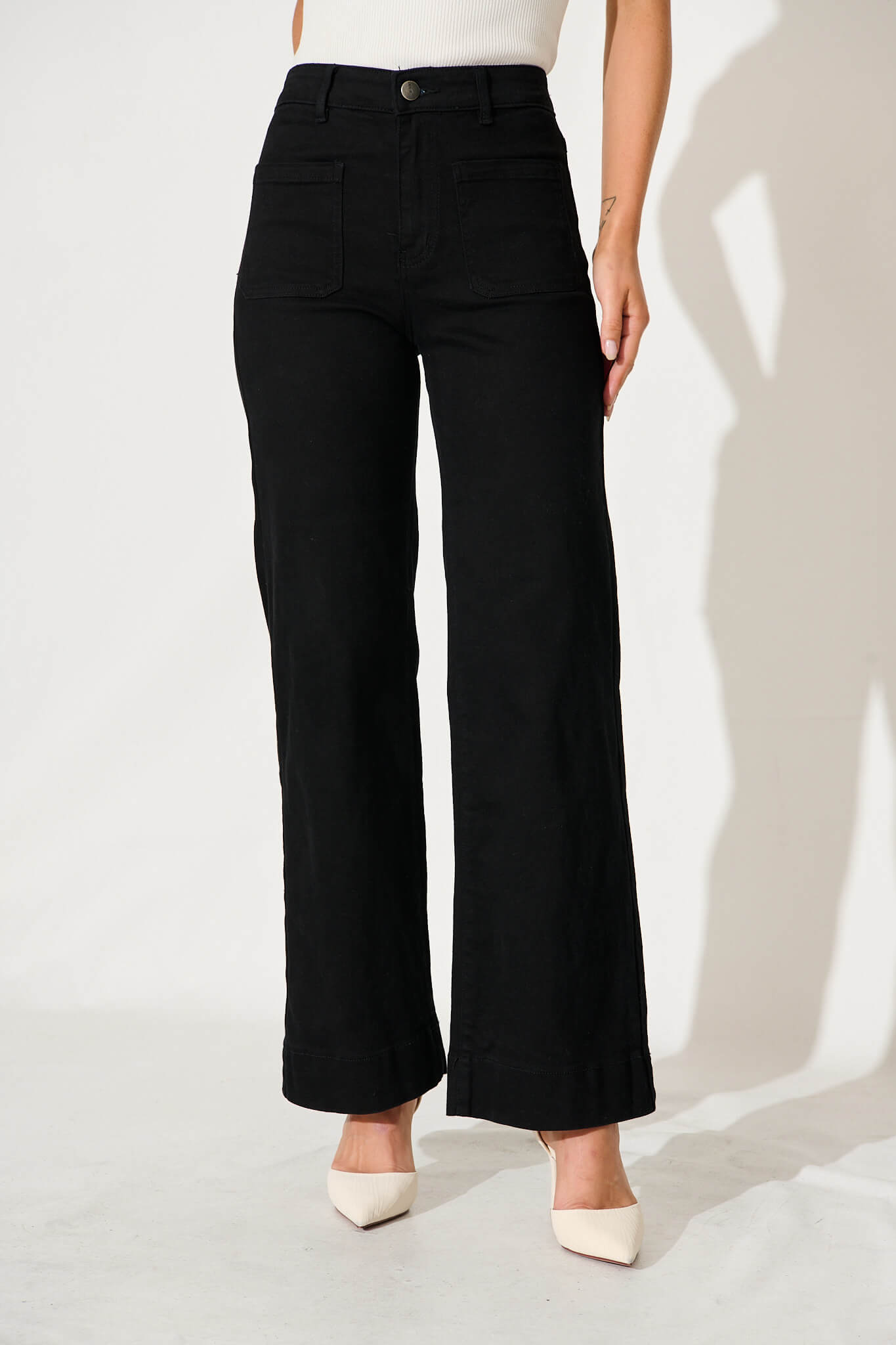 Juan High Rise Wide Leg Jean In Black Denim - front