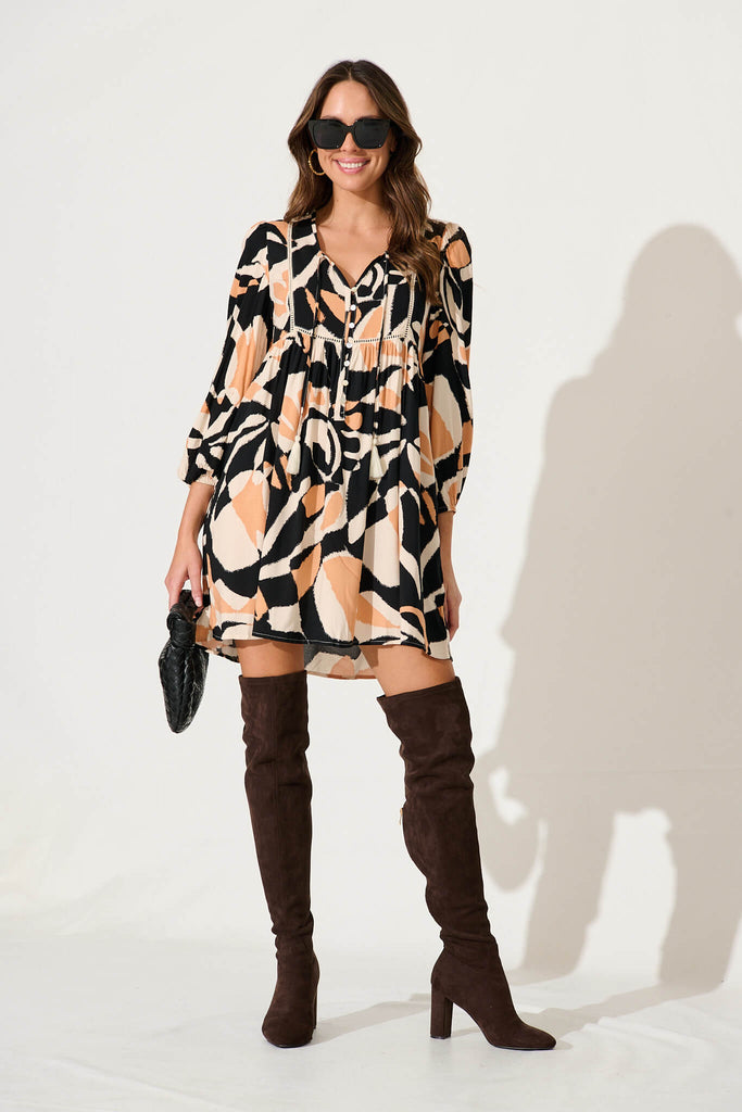 Knightley Smock Dress In Black With Coffee Abstract Print - full length