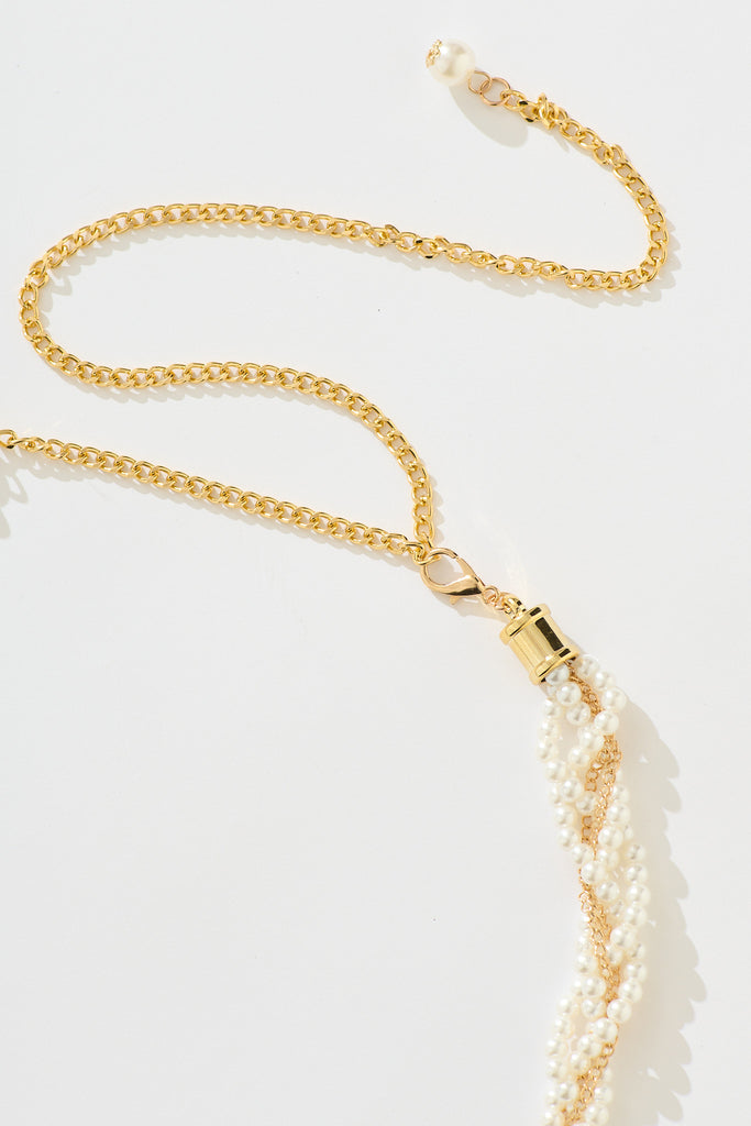 Jamie Chain Belt In Gold With Pearl - closure