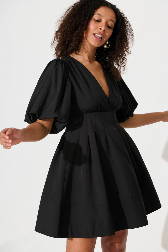 Daydream Dress In Black - front