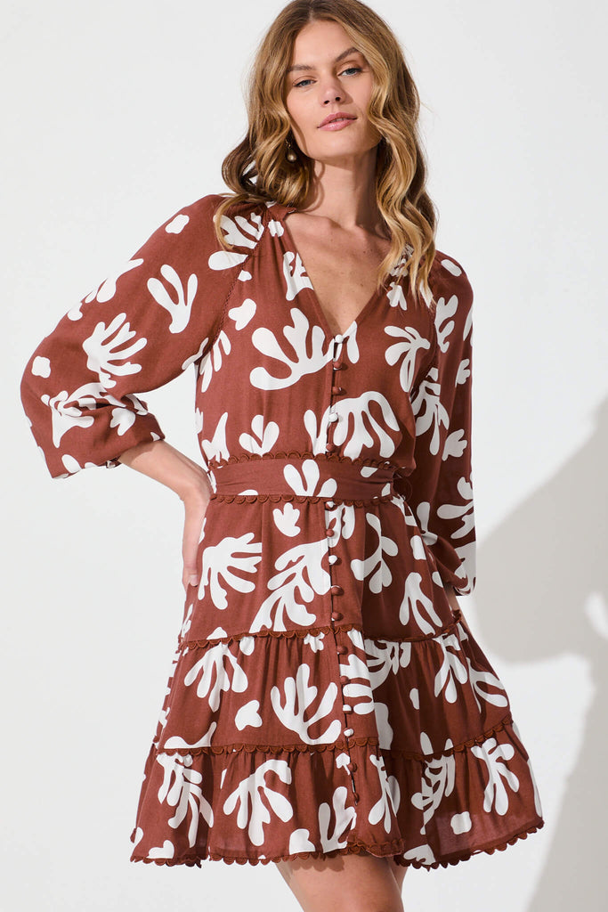 Jeanne Dress In Chocolate With White Print - front