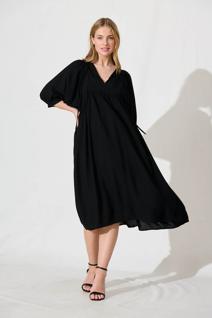 Spring Afternoon Midi Smock Dress In Black