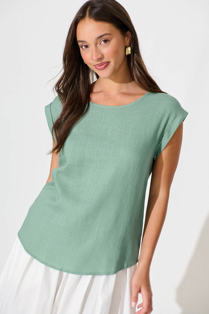 Rejina Top In Pale Green Linen Blend