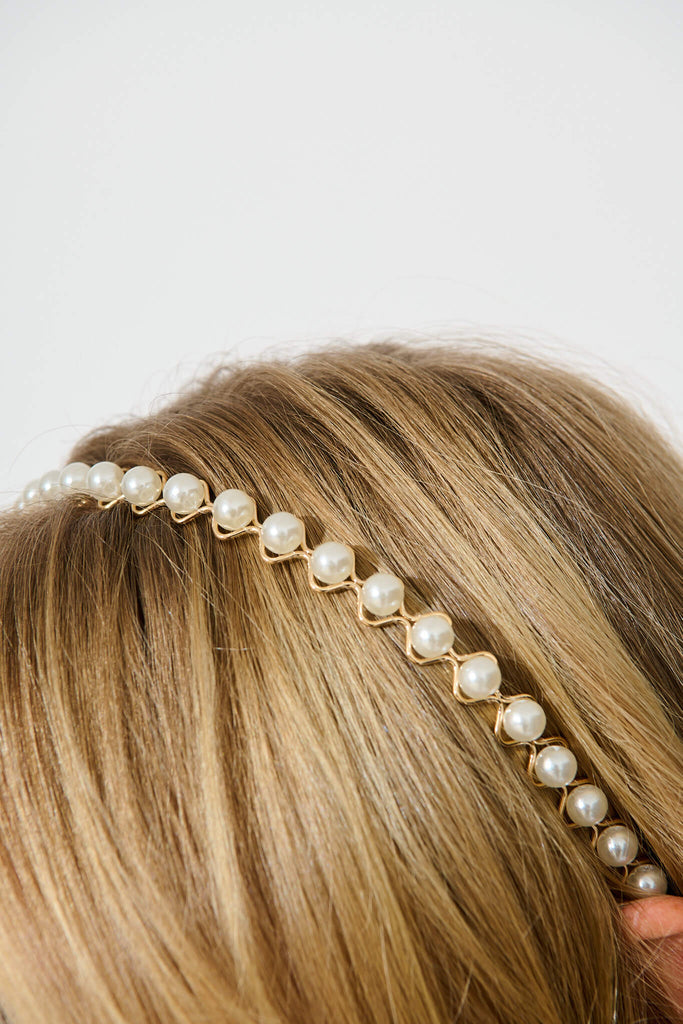 Keira Headband in Gold with Pearl - product on model detail