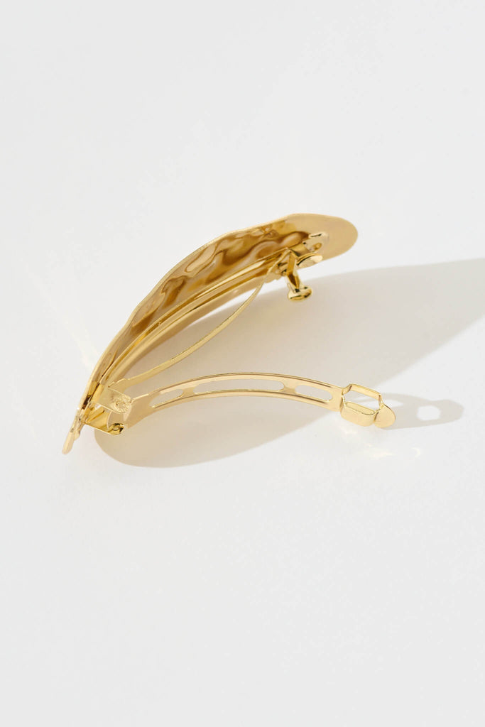 Aces Metal Oval Hair Clip In Textured Gold flatlay detail