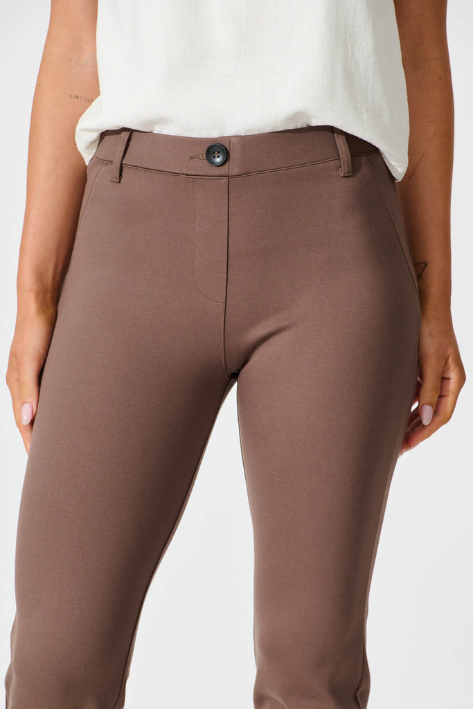 Workflow Stretch Yoga Pants in Mocha detail