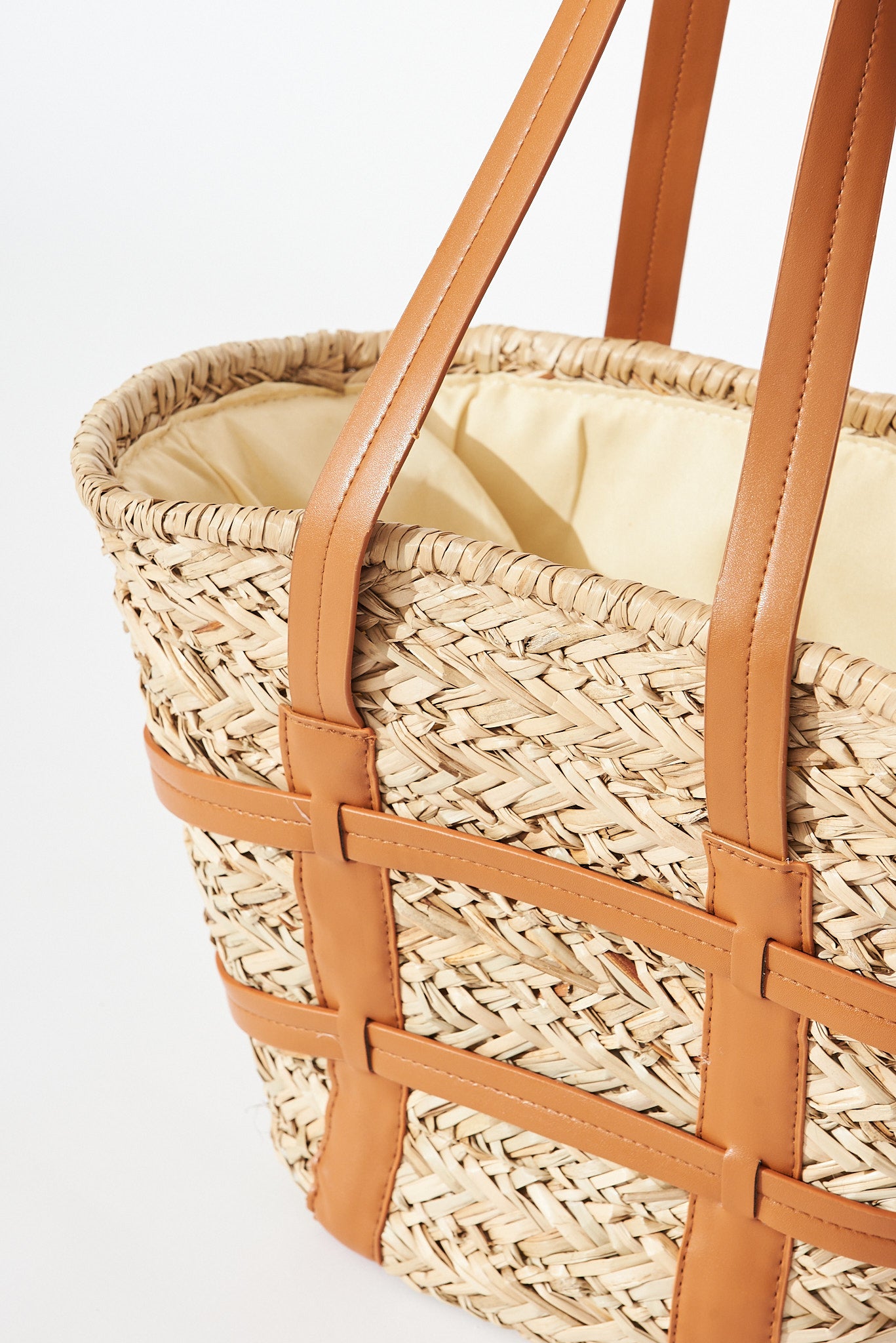 Tan best sale straw bag